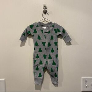 Hanna Andersson Baby Zip Sleeper Organic size 0-3 months Christmas trees